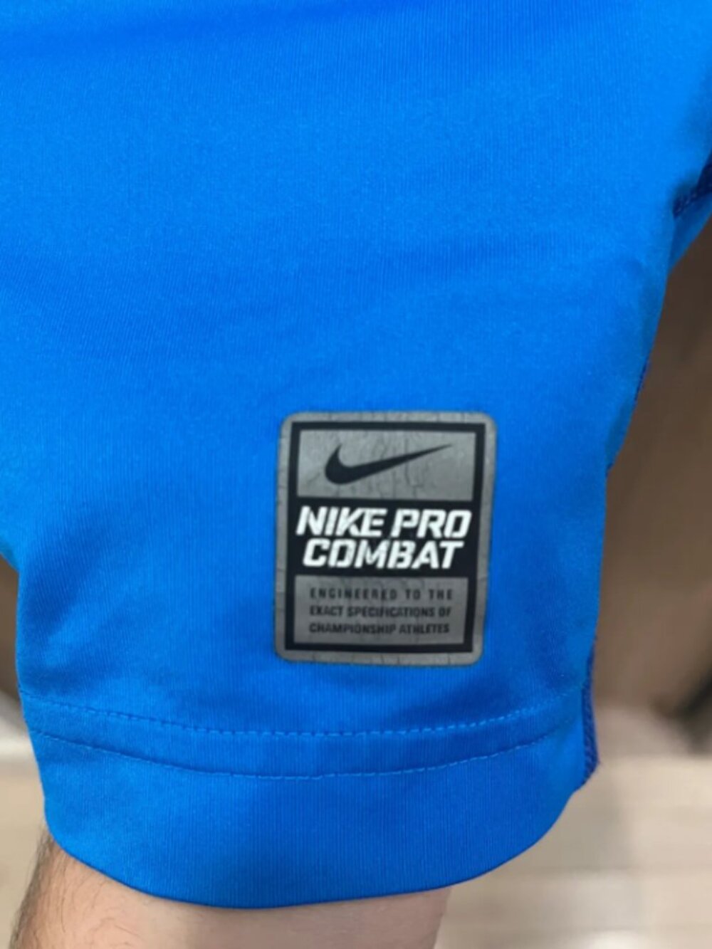 Nike Pro Combat shirt - Picture 3 of 4